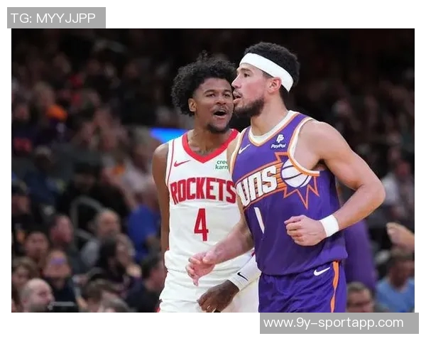 布克称赞马威为防守核心称其场上沟通与快速奔跑至关重要